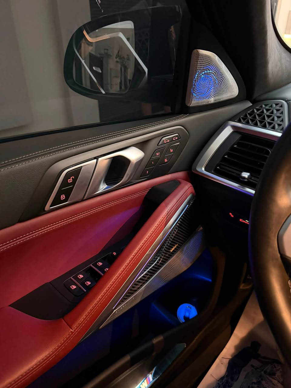 للبيع bmw x6 m60i 2025
ماشيه 17الف km سياره عروش كلين 
تواصل ***********

