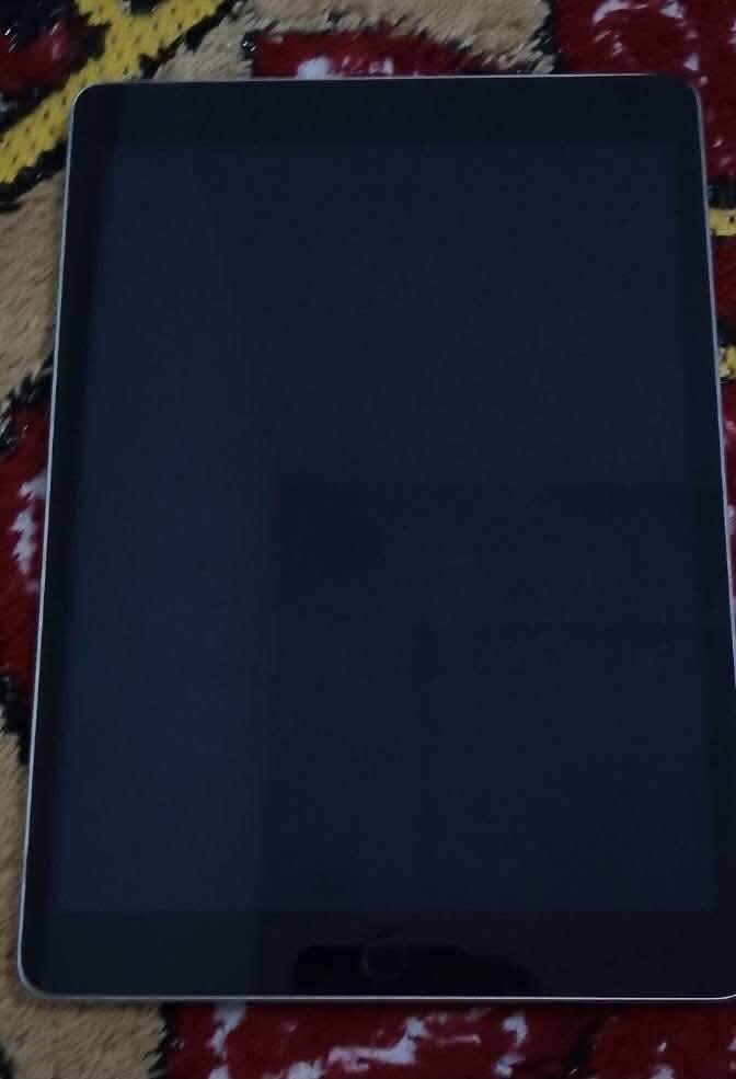 ايباد 9 ذاكره 64 مكفول بلا ملحقات بطاريه تعبانه يصرف سعره 200 ابو ل150 و170 اعبر لمنشور ***********واتساب
