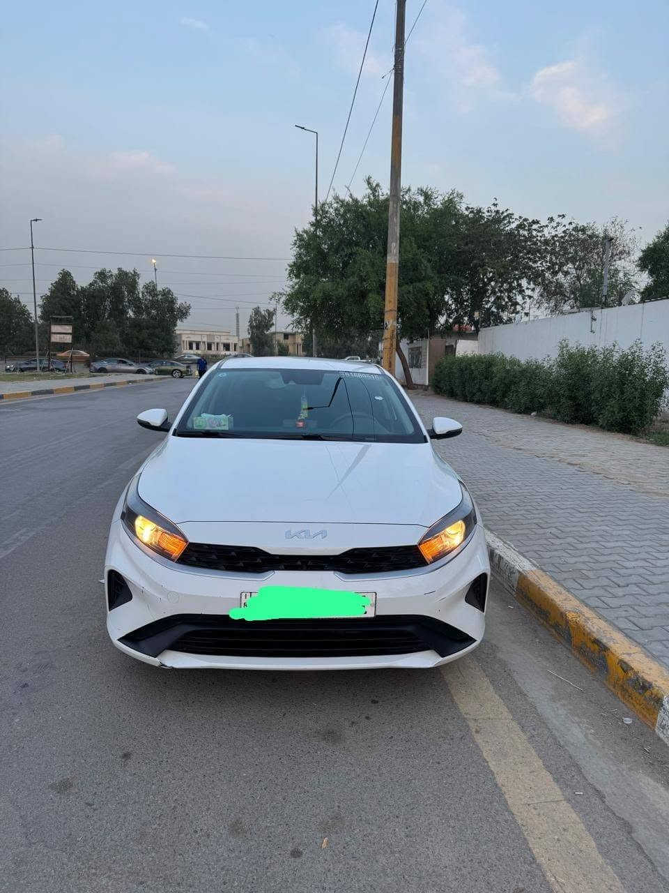 فورتي ٢٤ • ابيض صدفي • مكينة ٢٠٠٠