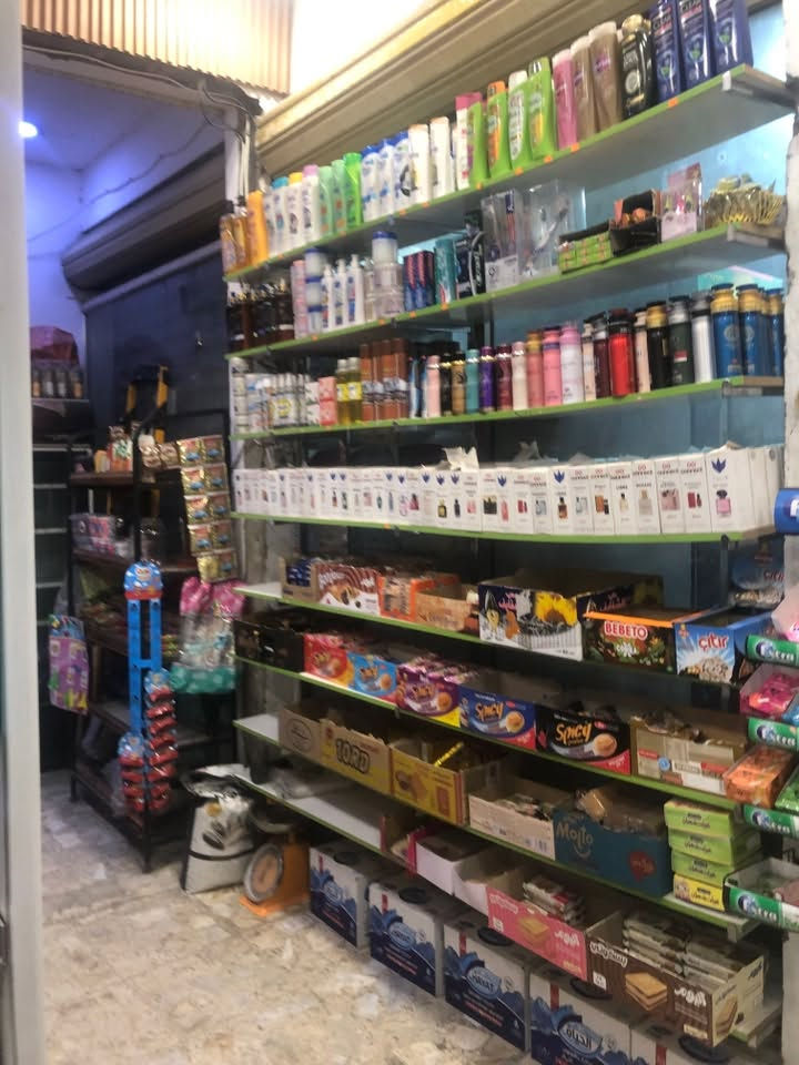 اسواق للبيع في الحرية
تحتوي على سبلت كنتوري Tosot جديد 
و مبرده جديده الاستعمال 
وكاميرات حديثه + شاشة LG 
ونظام سستم بيع ( باركود ) + لابتوب hp حديث الاستعمال 
و 3 مجمدات 
و 10 عارضات 
اضافة الى المسواگ 

شغلها خير من الله الحمدلله 

للاستفسار / *********** واتساب
