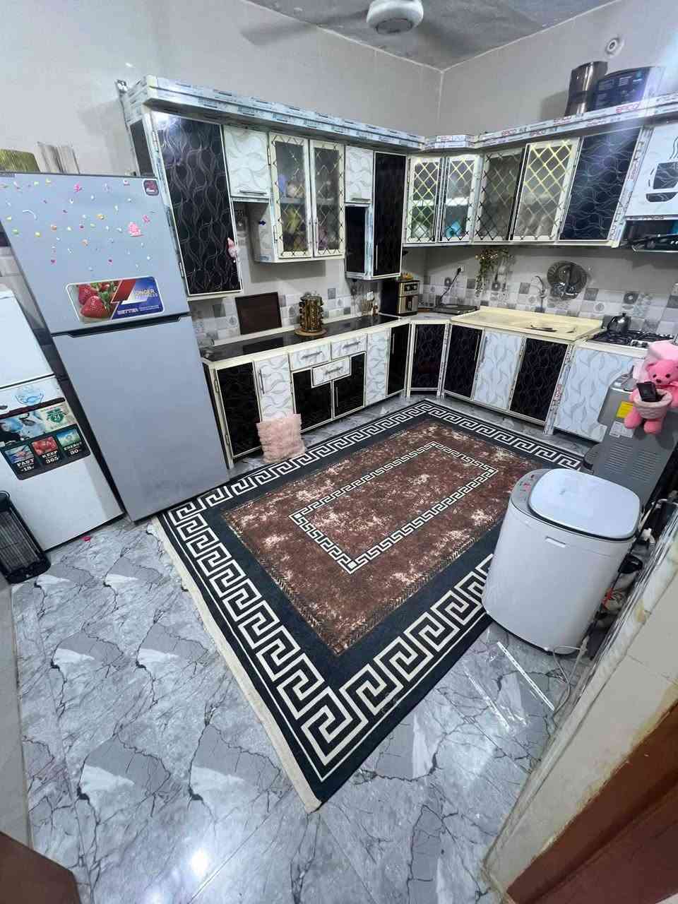 بيت بصالحية قرب قاهر الاسعار شارع التقاعد بفرع الكصاب وسام خلفي مساحه ١٠٠ م مرتب ونظيف جدا بسعر ١١٥  للتواصل ***********
