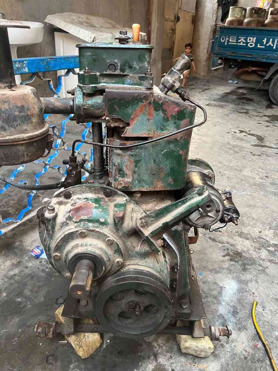 السلام عليكم مولد للبيع صنع هندي
سلف وهندر صارله فتره متروك ما عندي مجال انضفه وشغله ابيعلك على هل حطه توليد ٧ ونص كيفي مكاني بغداد الاستفسار 
***********
