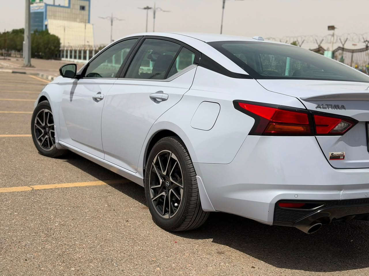 #للبيع_نيسان_التيما
SR PLUS لون سموك 2024
VC TURBO -2000 السياره مكينه
رقم بغداد (معوقين)
السياره فول مواصفات اعلى شي بالالتيما
- فتحه سقف
- كشنات جلد
- كشنات هيتر + ستيرن هيتر
- شاشه كبيرة
- سستم صوت بوست
- 360 كامرات
- 360 حساسات
- رادار امامي خلفي + امامي
- اوتو بريك امامي + خلفي
- اناره داخليه متغيره
- ابل كار بلي
-اندرويد اوتو
- شاحن وايرلس
وبعد بيها هواي موصفات الجنايه يعرفونها
السياره ماشيه 26 الف كيلو بعده بحاله الوكاله صور الحادث بالمنصور تبديل جاملغ فقط 
بدون دواخل بدون ايرباك !!
السيارة شادلها ويل + تاير 17 جديد اصلي كلش ناعمه
السعر 168 وبي مجال جداً بسيط
للأستفسار ***********
