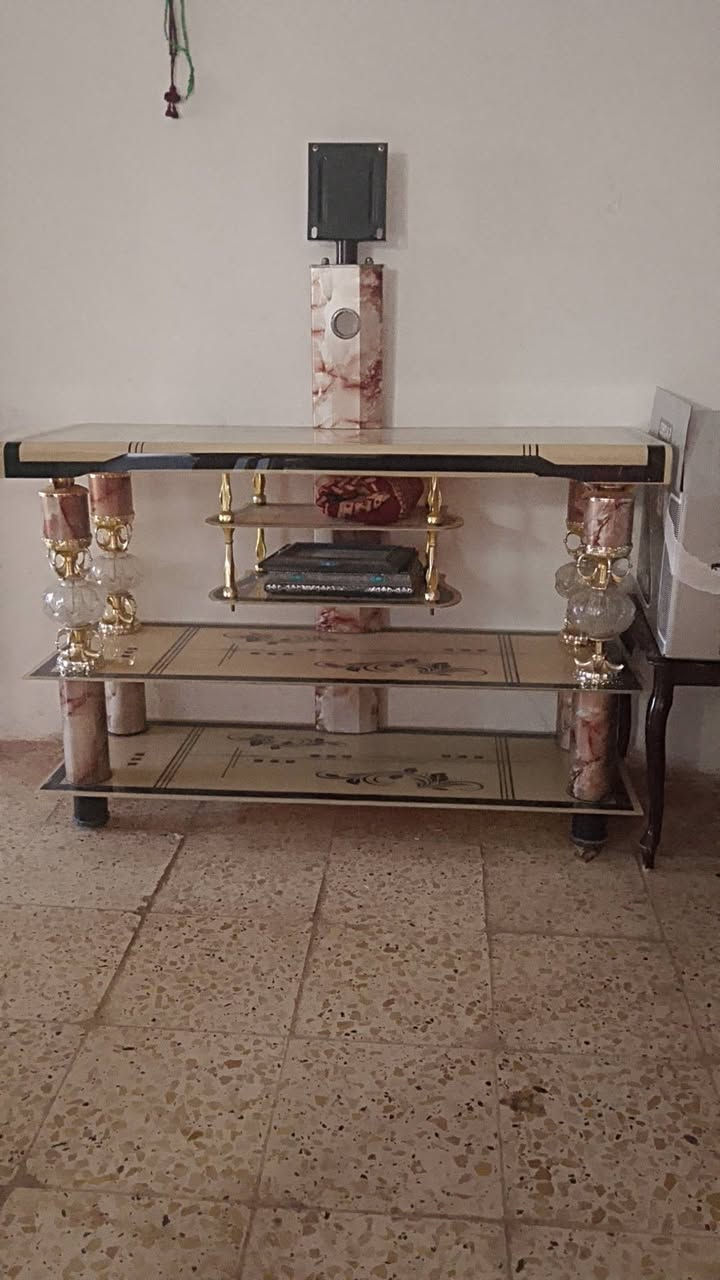 ادمن بروح الحسين وافق ميز بلازمه بلجيس بعده مصار كم يوم من اشتريته وحتاجيت اريد ابيعه نضيف كلش والله مكانه حسينيه ***********للتواصل واتساب او اتصال

