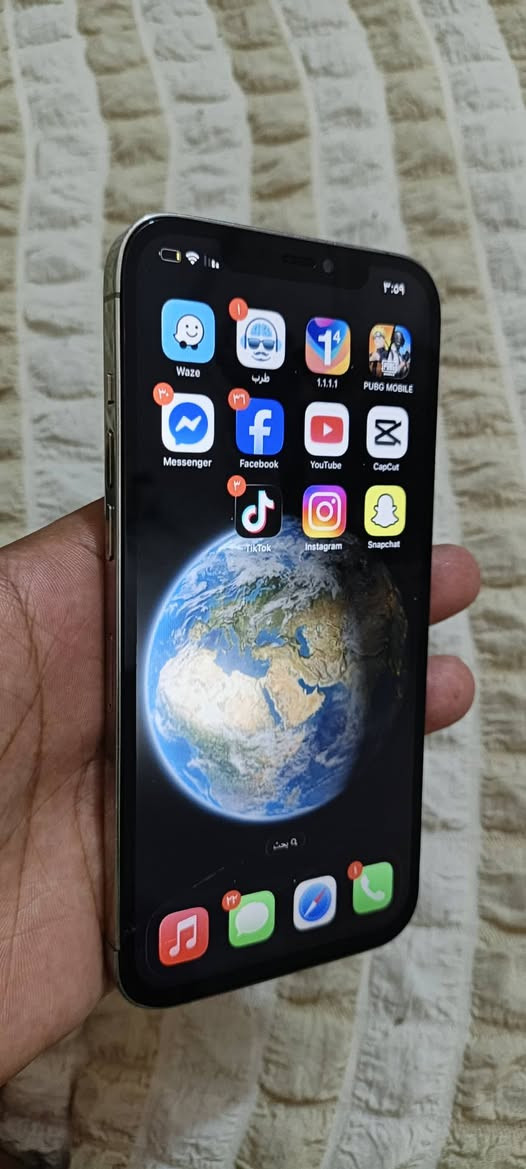 ايفون 12 برو ماكس جهاز مبدل شاشه نوعيه تخبل بطاريه معلايه كمره لخلفيه فقط زوم واحد يشتغل باقي كله شغال ذكره 256 جهاز مراوس مراوس مكاني بغداد جسر دياله ***********
