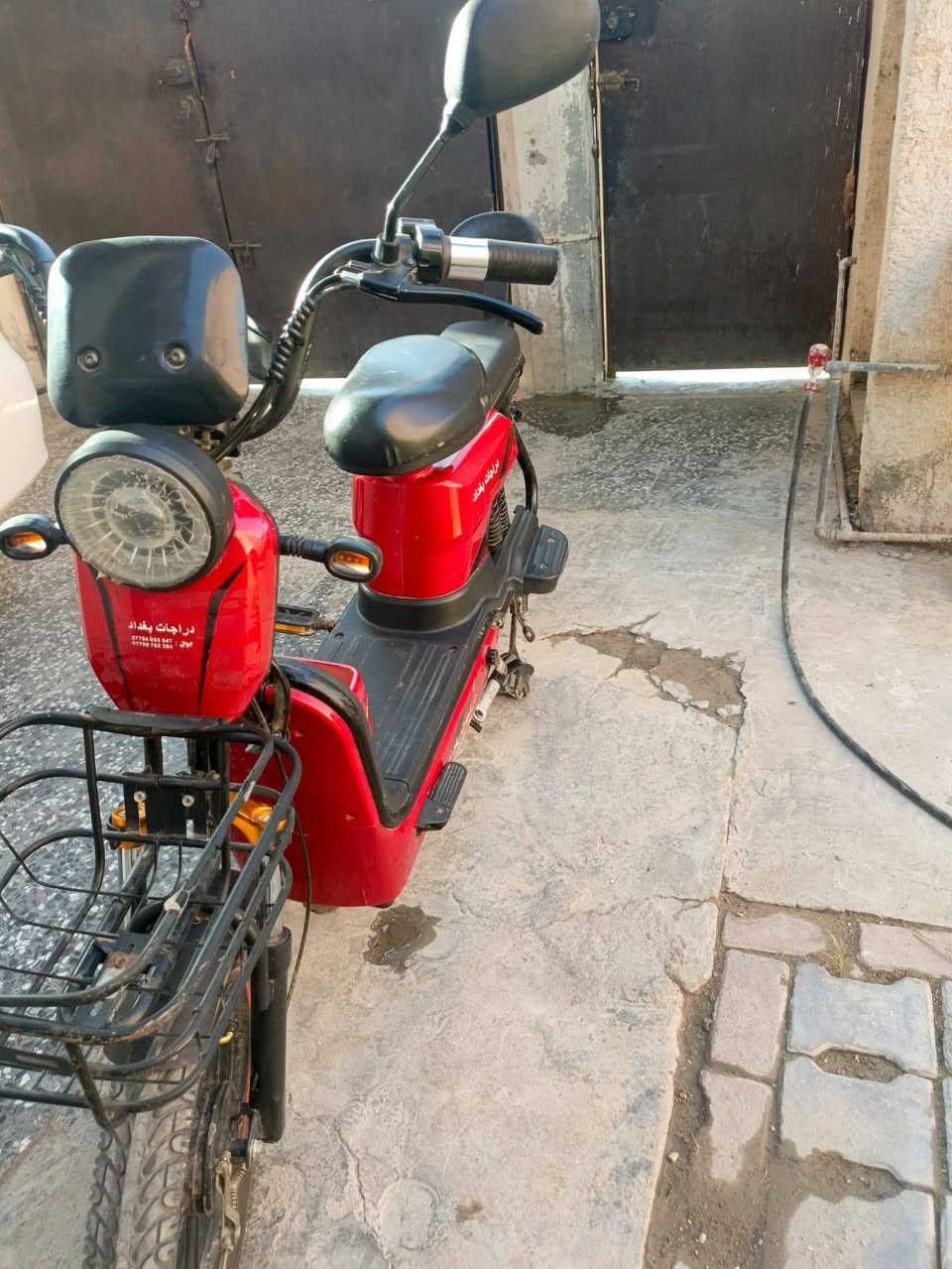 للبيع دراجة كهربائية 🚲⚡
🔴 اللون: أحمر وأسود
🔋 بطارية كهربائية
🛵 تصميم مريح وعملي للاستخدام اليومي
💺 مقعد واسع ومريح
🧺 سلة أمامية
🪞 مراية جانبية
💡 إنارة أمامية
🛞 إطارات رياضية
✨ الدراجة بحالة نظيفة وجديدة تقريبًا، والمقاعد عليها تغليف.
للمهتمين والاستفسار عن السعر والمواصفات بالتفصيل، مراسلة خاص.
***********
