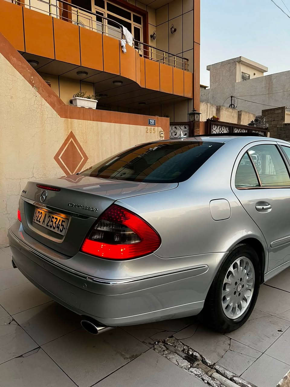 سلام و عليكم للبيع مارسيديس E200 kompreserموديل 2008 بدون صبغ او ذربة كلشي بشرت سيارة فتعة بردات كهربايى حساسات فول مواسفات avandgard كلشي بشرت مكان اربيل سعر ١٢٥ بى مجال ***********
