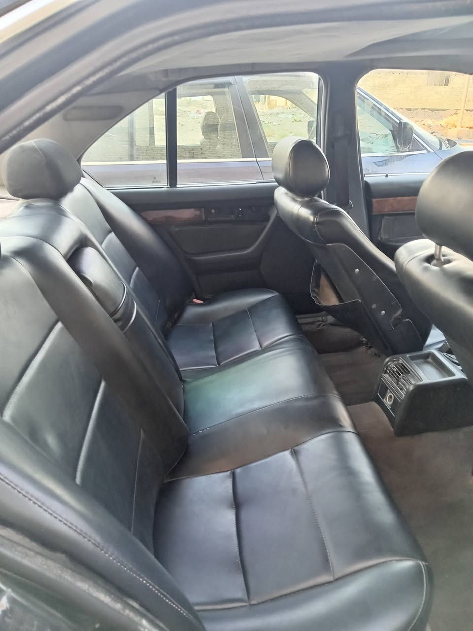 سلام عليكم
BMW 535...
 موديل 91
رقم بغداد انكليزي بأسمي 
هزة وسنوية جديد 
غرفتها نظيفة محركة مفتوح3500🔓
ابيع شوف العين مصبوغة عام  
السعر 45 بيه شي بسيط 
مكانها كربلاء 
رقم: ***********
