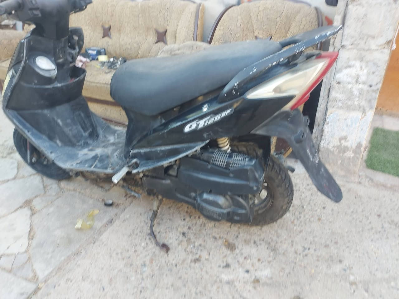 دراجه سايم GT نوزل شغاله محرك ناعم ونظيف كهربائيات شغاله تايرات جديده كشر ٧٥%نظيف  السعر 230 وبيه مجال بسيط 
للتواصل رقم ***********
