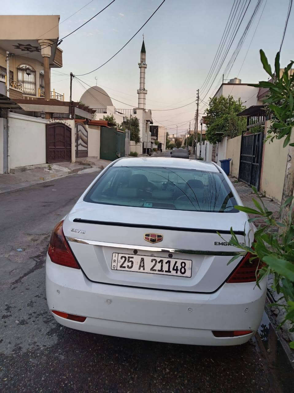للبيع
EMGRAND    C7       2013
🔸محرك 1800 كورولا نحله بلادي
🔸كير اوتوماتيك كورولا بلادي
🔸بدون اي قطره صبغ ومعجون بيها فقط مكانين حگ شبر بارد 
🔸سقف سلايت
🔸اشاير بالمري
🔸باتري جديد 
🔸تخم تايرات جديد 
🔸ارضيه جلد 
🔸كشنات جلد
🔸تبريد 
سياره ما ناقصها شي بوجهك للشارع 
سنويه لغاية 2029
بطاقة بانزين بيها
رقم كركوك دولي
السعر 63 وبيها مجال 

مكاني كركوك حي العسكري 
***********
رجاء مو شراي لا تعبني والسوك كلشي بي
