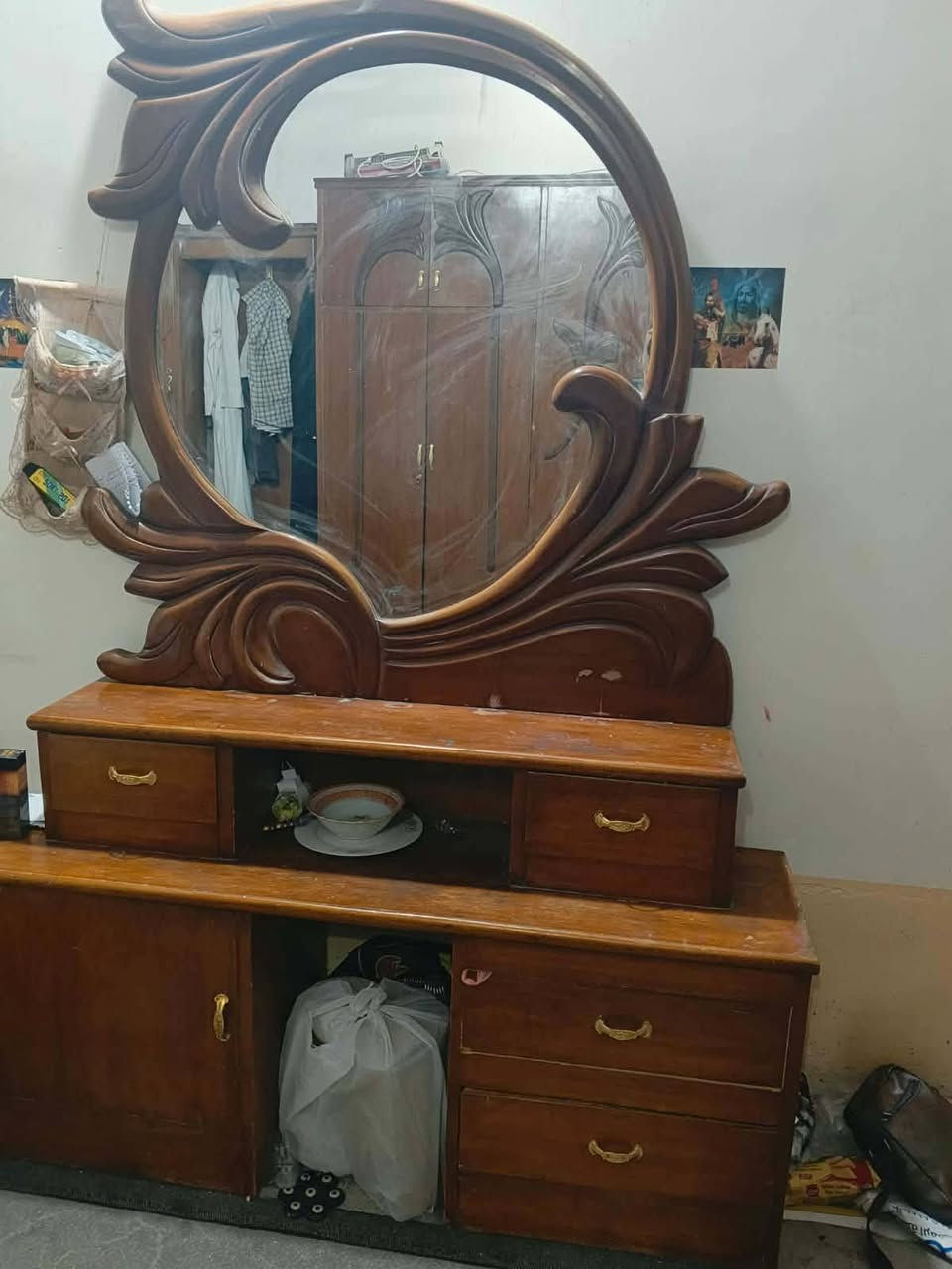 جربيه كامله طابقين اخت الجديده معه تاج موجود معه دوليب عدد ٢ مكان ابو صخير ***********
