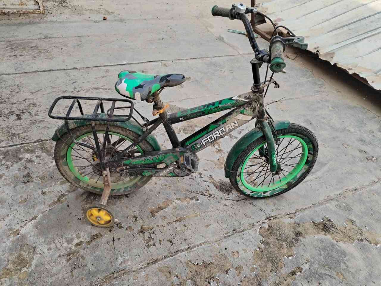 بيسكل أطفال للبيع
سعر // 50🚲🚲 وبيه مجال 
عوزه فقط تيرات
***********

