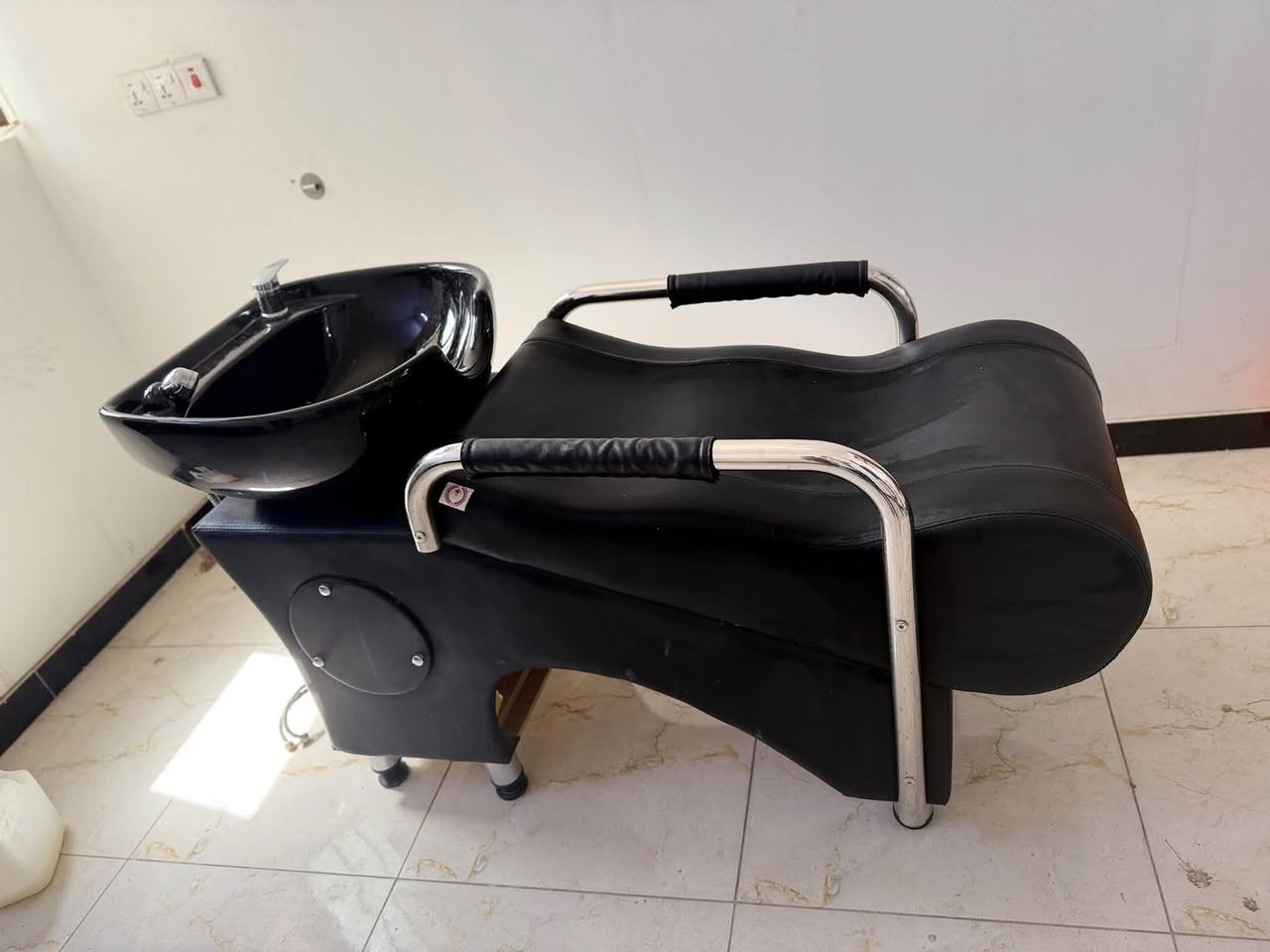 غراض حلاقة • للبيع