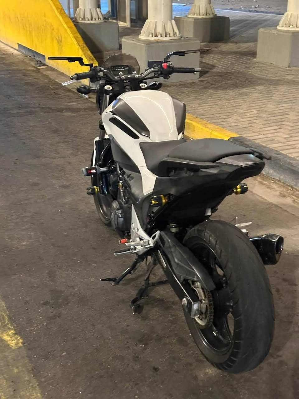 هونده nc750 وارد يابان موديل2013الدراجه كفاله كفاله عامه من البرغي حجم المكينه750ccكير5نمرشغاله من الطول لطول كتلوكات الشركه وياهه دراجه ما اكلك كفاله كفاله شلعه ومعدل ما تنكض كهربايات كله شغاله تايرات جلاتين سعر خاص رقم ***********المكان الامن داخلي
