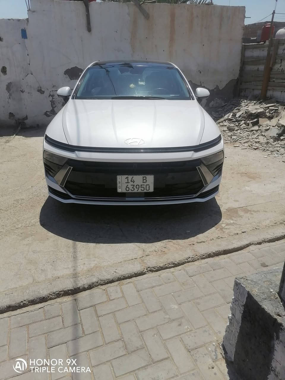 سياره للبيع سوناتا مديل ٢٤ وارد أمريكي ضربتهه بنيد بس
رقم بصره بسمي مكان سيارة بصره رقم الهاتف
***********

نص مكتوب في الصور:
- AI HONOR 9X
- TRIPLE CAMERA
- HONOR 9X
- AI HONOR 9X TRIPLE CAMERA