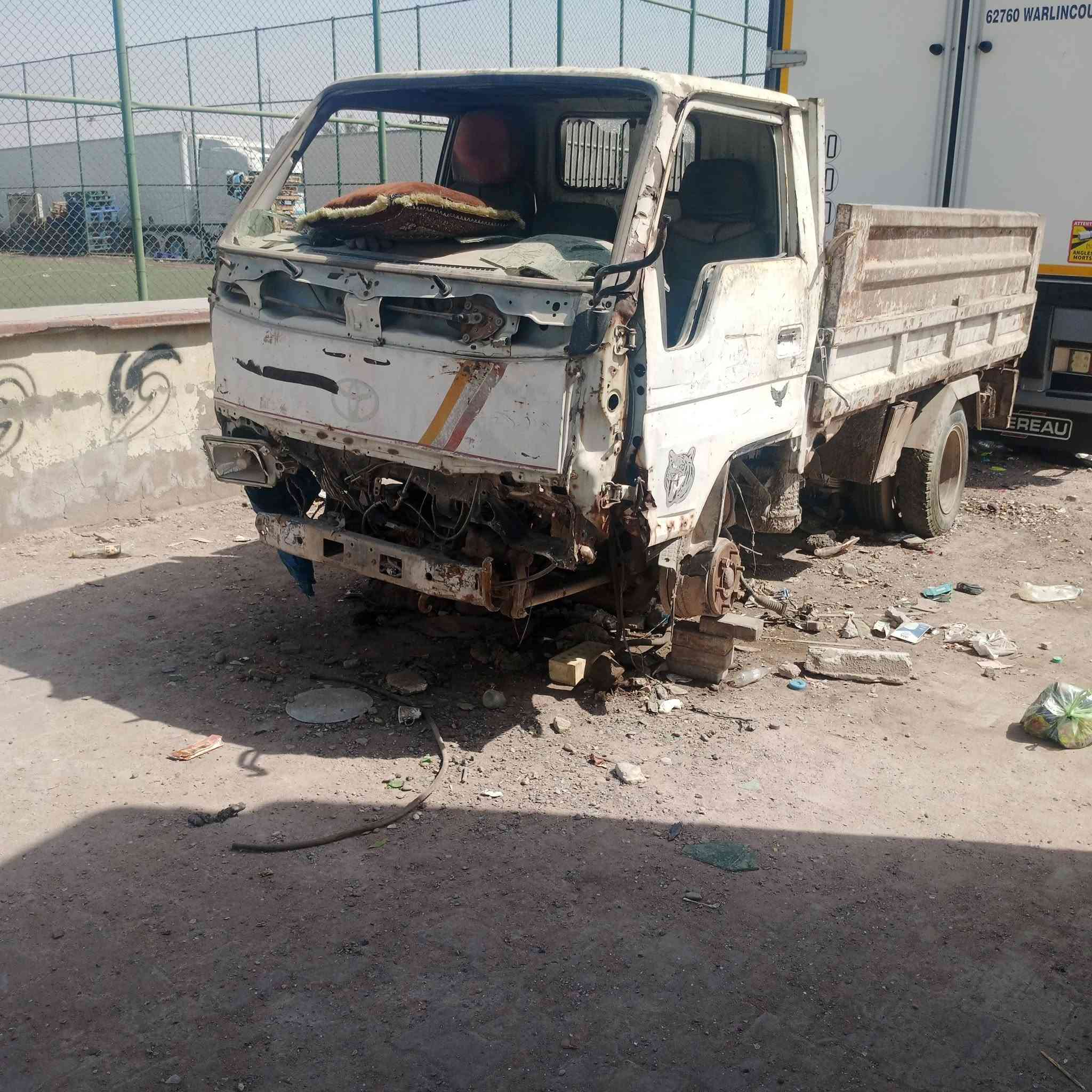 البيع راس الثور رقم بغداد سنويه ضايعه تحويل بدون محرك بس كير وياه مكاني بغداد السعر 25  هاذا رقمي ***********
