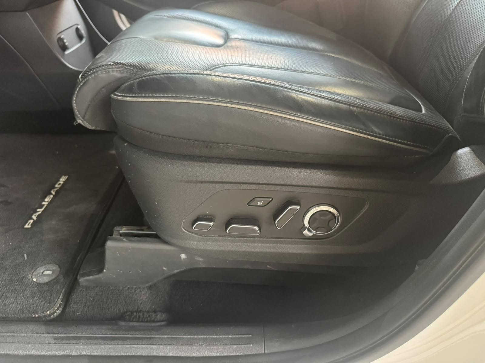 هيونداي بلسايد كلكرافي 24
مكلف بالنشر حبايب
‏Hyundai Palisade, Calligraphy
كلكرافي تجي اعلى فئة بالبليسايد فول مواصفات 1/1 
ماشية 21 الف ميل فقط  محرك 6 سلندر 3.8L 
السيارك  رقم شهداء بعد الها سنه وشويه حاظرين لاي ضمان 

المواصفات : بصمة ، تشغيل عن بعد ، بصمة ابواب 
،بانوراما  فتحتين سقف ، سماعات هارمن كاردن ، رادار امامي جانبي عدد 6 ، حساسات امامي خلفي ، شت كامرات 360 درجة ، كشنات الامامي خزن ميموري.  جميع الكشنات كهربائي و تدفئة و تبريد ، كشنات جلد ، كشنات Vip منفصل ، بردات جانبية ، تبريد مركزي امامي خلفي منفضل التحكم ، تحكمات ستيرن ، شفتات ، كروز سرعة و سياقة ذاتية بالكامل ، تدفئة ستيرن ، مري هيتر ، صندوق كهربائي ، خمس و ضعيات قيادة ، ويل كب 20 ، اوتو هولد + نقطة عمياء *•+ اوتو بريك ، هاند بريك بصمة ، مثبت سرعة ، شحن لاسلكي ، ، شاشة كبيرة ديجيتال ، كشن السايق مساج ، دادة شو امامي بلدشبول ، تقديم و ترجيع السيارة عن طريق البصمة ، منفذ type-c , و بعد بيها هواي مواصفات ، 
السيارة جاهزة  

مكان السيارة حله 

  بشرط 
ضرر السياره دعاميه  الامامية 
بدون دواخل شرط كير و محرك بشرط 
صور الحادث  بالمنشور

للتواصل : اتصال او واتساب ***********
