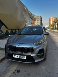سبورتج ٢٠٢٠. السياره ماشيه ٦٤ الف مايل محرك ٢٠٤ لتر و سياقتها كلش ممتا...
