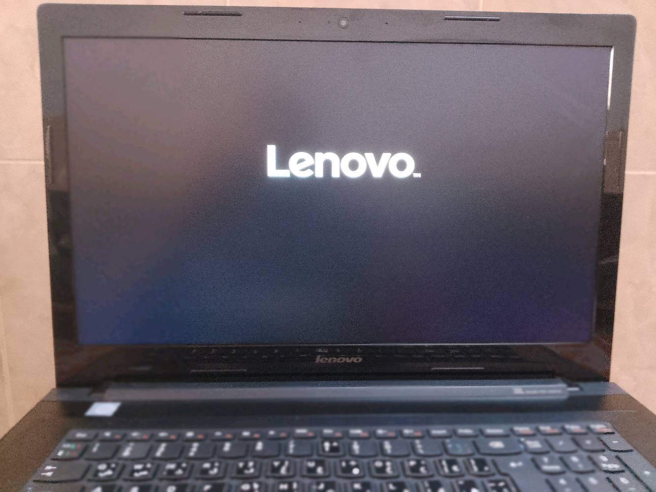 لينوفو 17 • i7 • رام 8 256SSD