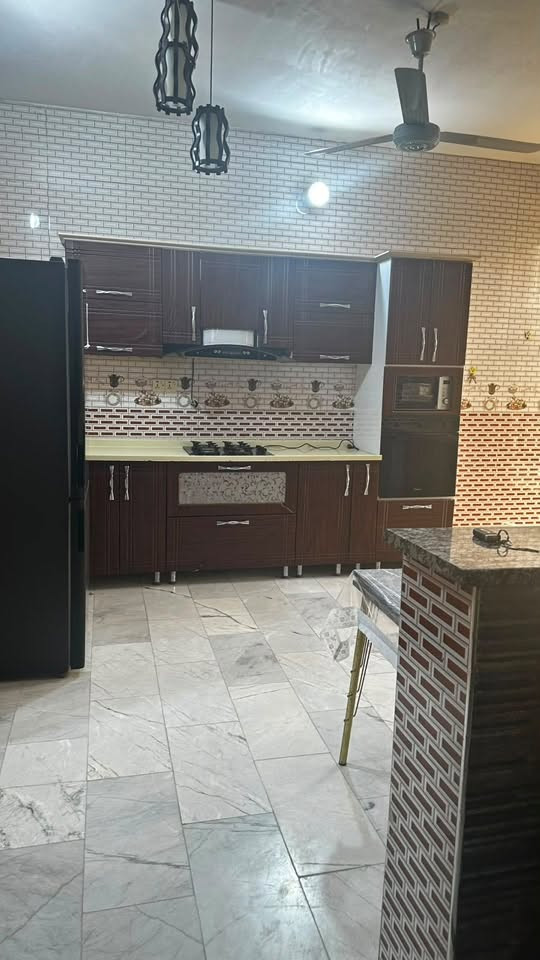 دار 🏠 طابقين للإيجار مساحه 200م مع الاثاث حي الصحه ثالث عقار عن شارع الكورنيش ***********
