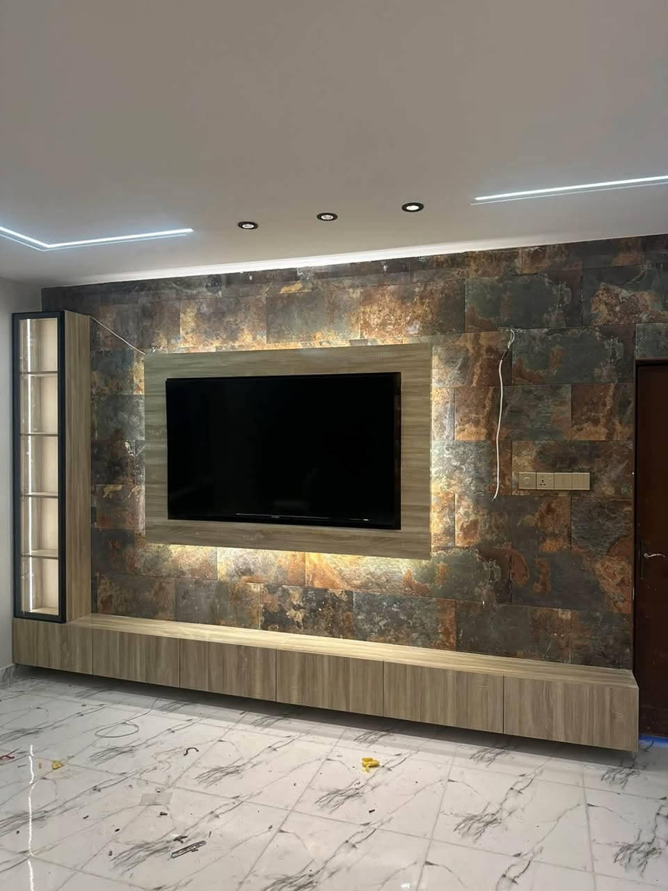 ميز بلازما ✨
تصميم عصري بتفاصيل أنيقة، وخامات مختارة بعناية حتى تضيف لمسة مميزة لبيتك 🤎
📺 مناسبة للمساحات المختلفة
🪵 تصميم يجمع بين الخشب والألوان العصرية
✨ شكل أنيق وعملي في نفس الوقت
📐 وتنفيذ حسب المقاس والتصميم اللي يناسبك
بننفذ فكرتك… بالشكل اللي تتخيله 🤎
📩ارسل النا  مقاسات المكان أو صورته، ونساعدك تختار التصميم المناسب.
للاستفسار التواصل عبر الهاتف او الواتساب 

***********

#نجارةالنخبه #ديكورات #مطابخ #غرف #نوم #تغليف #جدران #ابواب #جلسات #عربيه #من #خشب #الزان الطبيعي #خشب #الصاج #السنديان
