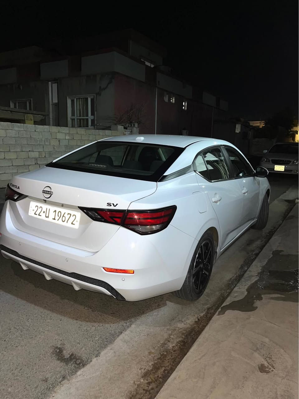 NISSAN SENTRA, SV 2024
سياره كه بيشو بشتي كه بسه ٢بارجه ي سبوغه ٣بارجه ي كلئري امريكايه بي زوره وه  سه نه وي شتي هه موي نويه تا 2030  سياره كه  76000km رويشتوه سعريش 130مه جال
*********** أربيل, العراق
