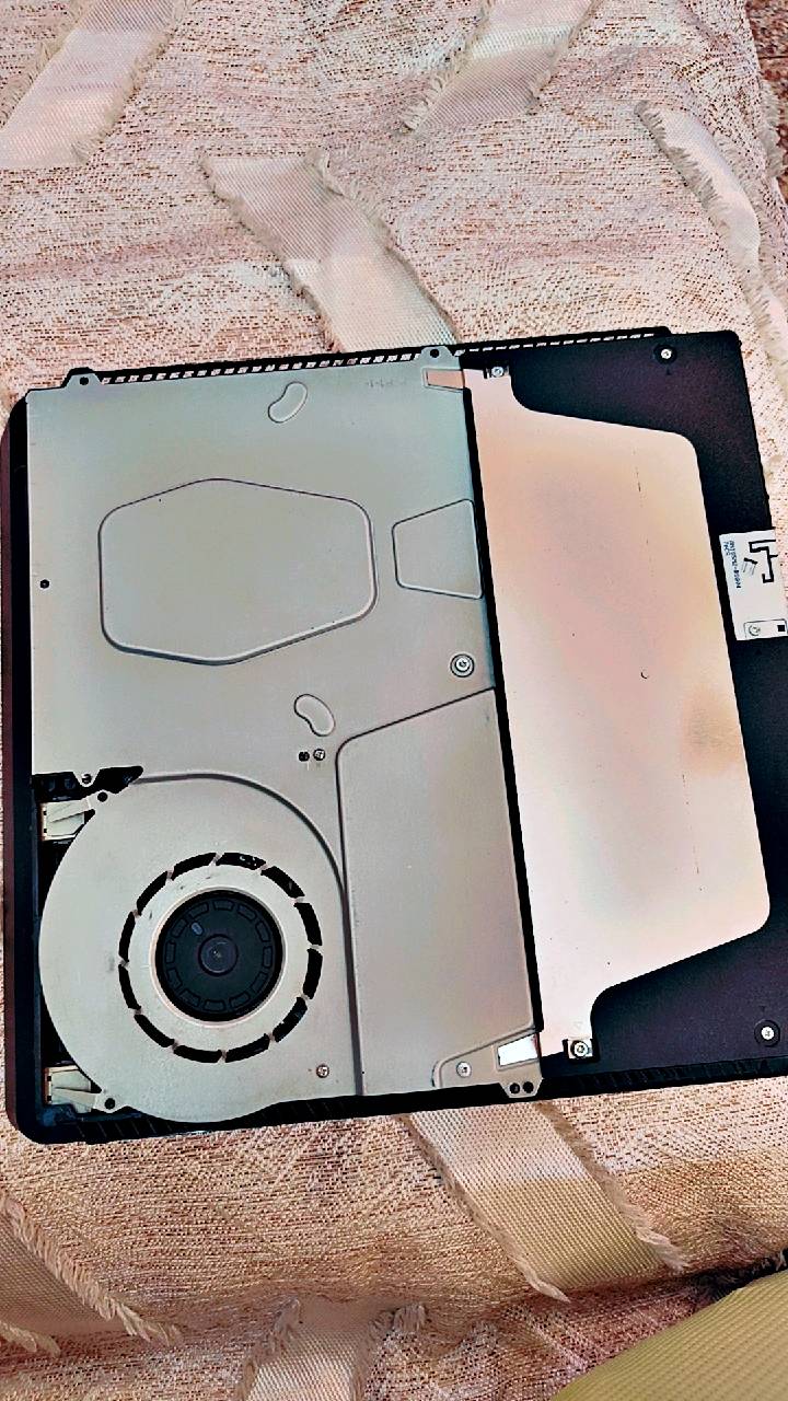 ✨ للبيع بلايستيشن 4 Slim — 500GB ✨
🎮 الجهاز: PS4 Slim
💾 الذاكرة: 500GB
🕹️ يد أصلية عدد 1 — شغالة ومرتبة
🔌 شاحن اليد موجود
🏎️ دركسون PXN V3 PRO — كامل الملحقات
📦 كارتون البلايستيشن غير موجود
💰 السعر: 260,000 دينار فقط
🤝 يوجد مجال للشراية 
✅ الجهاز كامل وجاهز للعب
✅ الدركسون ويا جميع ملحقاته
✅ البيع للجادين فقط
🎮 فرصة حلوة للي يريد جهاز + دركسون بسعر مناسب 🔥
تواصل واتساب ***********
