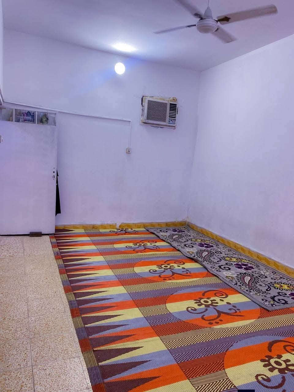 بيت للبيع طابو صرف في أم الكبر والغزلان شارع مرطبات الباندا قرب معمل الغاز مساحة البيت 150م طابقين  للاستفسار *********** وتساب
