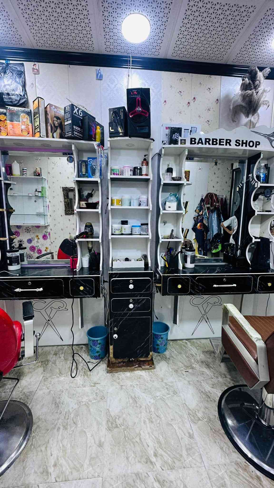 البيع ميوزه +ثنين كراسي العنوان واسط الدبوني. التصال ***********
