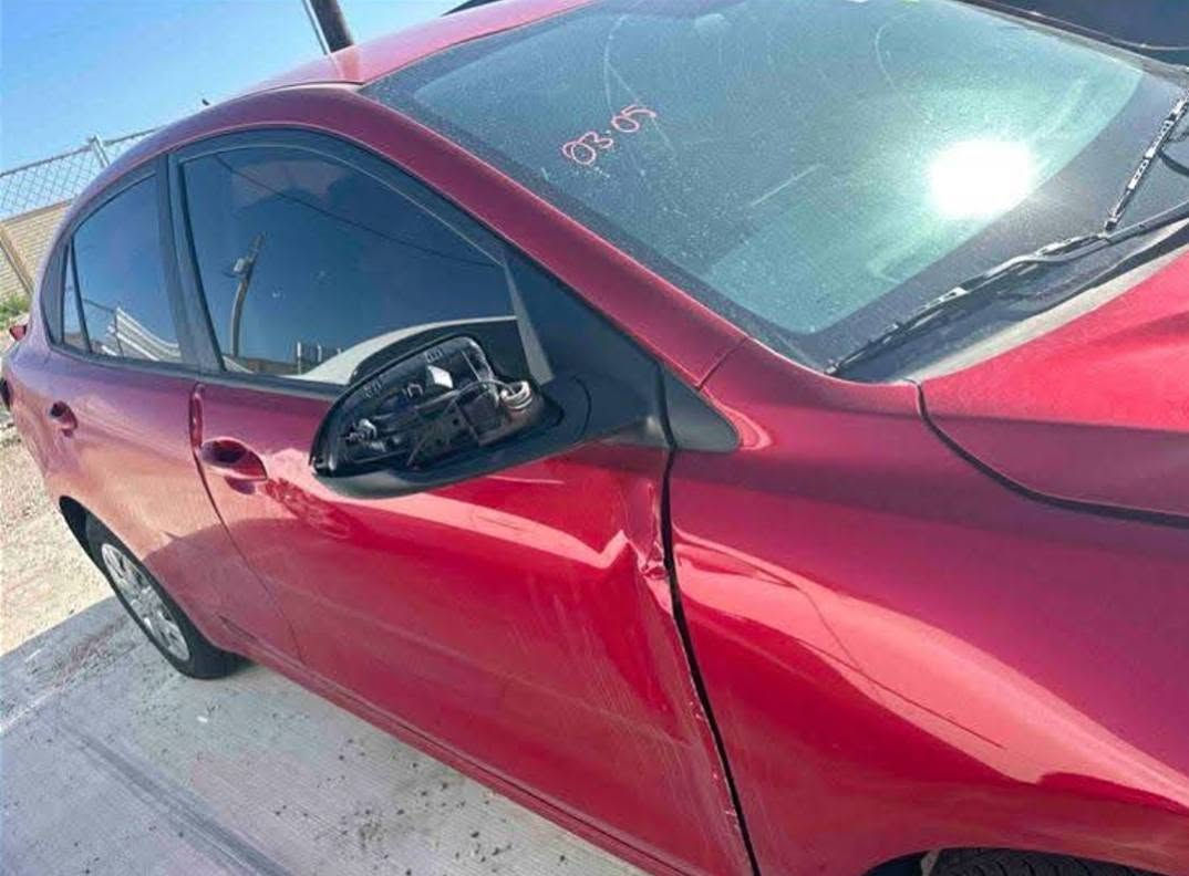 السلام عليكم
كيا ريو / KIA RIO

 موديل 2023ضرر مثل ما وضح بالصور
مابدل لو قطعه
السعر 115وبيه مجال 

مراوس حسب القناعه 

***********

***********
