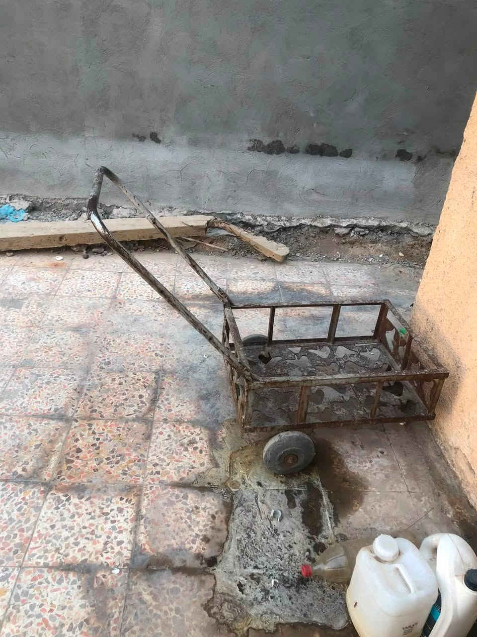 للبيع بغداد حي الجامعة  ***********
