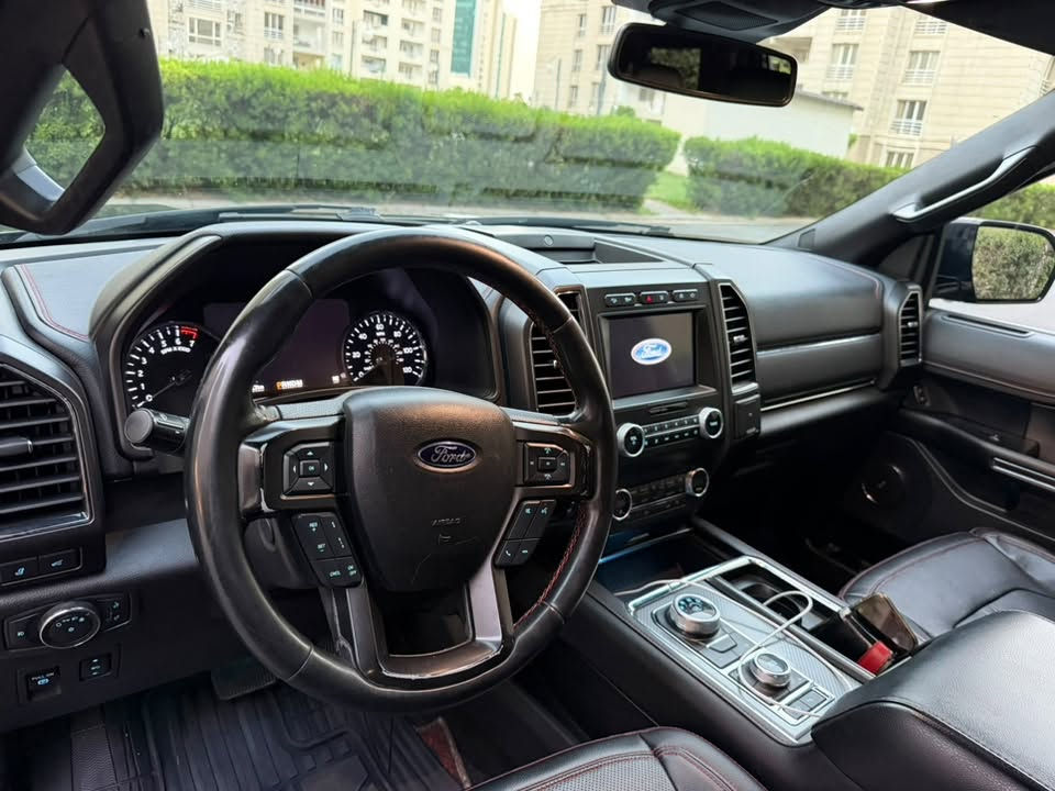 Ford Expedition Limited Max
اكسبيديشن ليمتد ماكس
موديل 2021
فووول فووول
نظافة و مواصفات مبين من الصور
سيارة جديده جداً نظافة %100 
كير و محرك و اكسل كلها كفالة و ما مفتوح على الوضع شركة 
صيانتها كله من شركة قاصد ( وصولات موجوده)
حادث كلش خفيف باب و جاملغ صبغ بدون اي ملاحظه
ماشية 94 ميل

سعر 265 
***********
