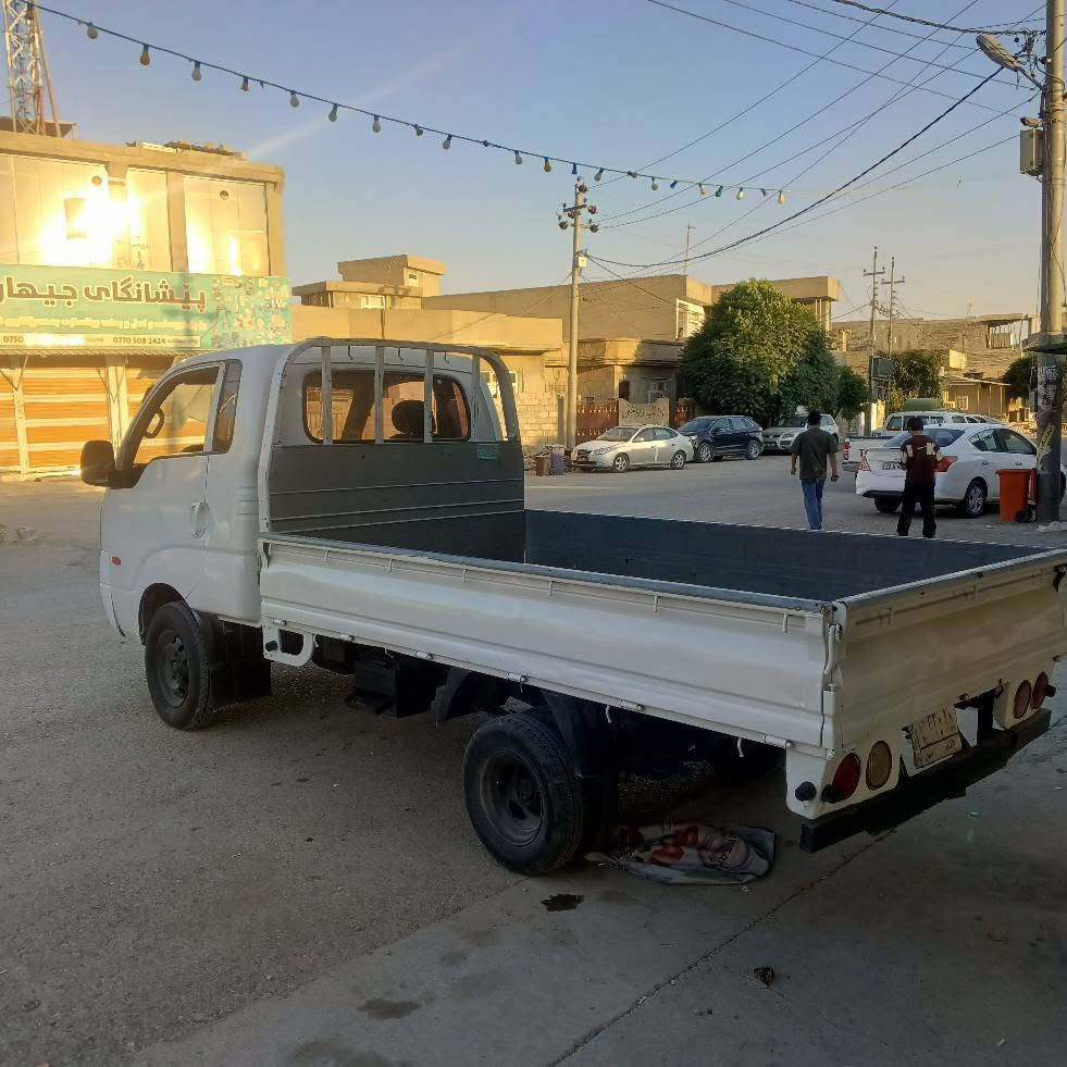 كامل مةسرووف كراوة 
3000 گير تؤماتيك 
مةكينه رةش 
6 تايةى لؤك
گير و مةكينة و ئةكسل و تةبريد بةشةرت 
ناوو بؤدى تيايه 
بريك و ئيستاپى بةستراوة 
براوةية رةقةم دووبارة 
نرخى 57گةلا
شوين رانيه 
***********
*********** رانية, السليمانية
