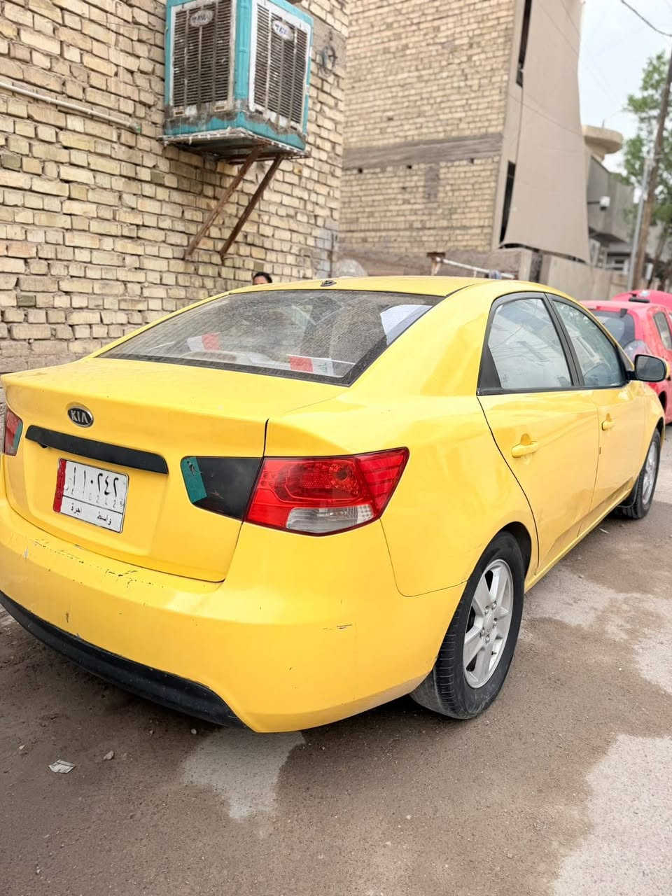 سيراتو 12 خليجي سيارة مال شغل 
محرك كير خير من اللة 
تايرات الامامي جديد الخلفي نص عمر 
حدادية جديدة مشط ستيرن جديد سيارة 
كبل للشارع خير من اللة تبرد ثلج باتري جديد 
والباقي شوفت عينك تجي شوف 
السعر 70
رقم الهاتف 
‏‪***********‬‏
مكان بغداد حي الجهاد
