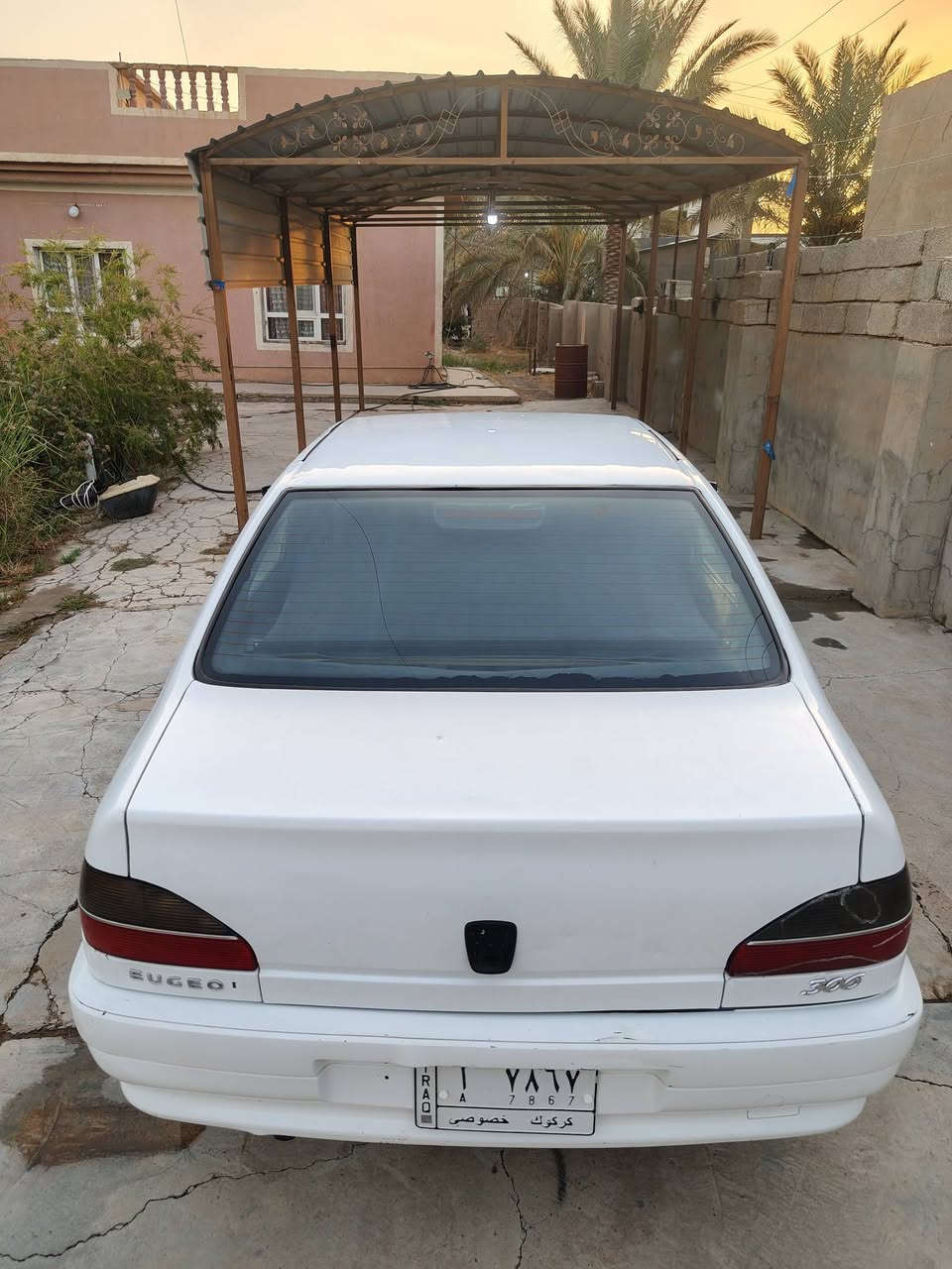 السلام عليكم 
بيجو 306  2002
كركوك مشروع وطني شرط التحويل 
كير ومحرك وتبريد شرط
صدرها يريد شوية ترتيب 
قطعتين صبغ الباقي بلاد
كهربائيات كلها بلاد 
ترهم مراوس حسب القناعة 
السعر 42 وبيها مجال 
مكاني العلم
***********
