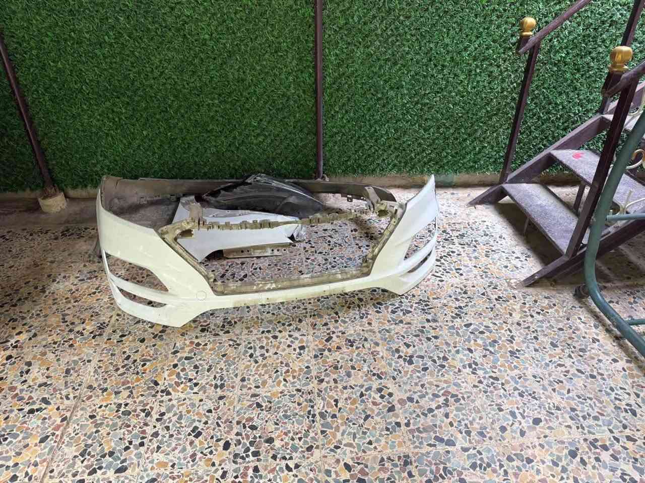 سلام عليكم
غراض توسان خليجي موديل 20 
دعاميه اماميه لحيه لايت شغال فقط الجامه مكسوره عدسات والماطور شغال وجاملغ 
 الاستفسار ***********
