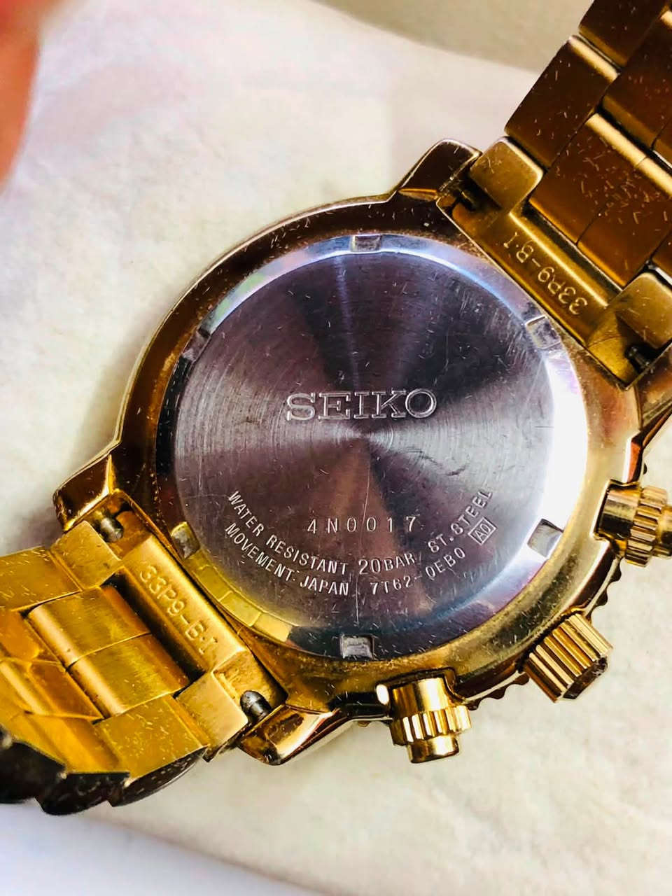 ساعة سيكو ( SEIKO) فلايت بايلوت  
ياباني اصلي كونكراف 
طلاء ذهب 
مقاوم للماء عمق 200 متر 
القطر ٤١ 
للاتصال ***********
