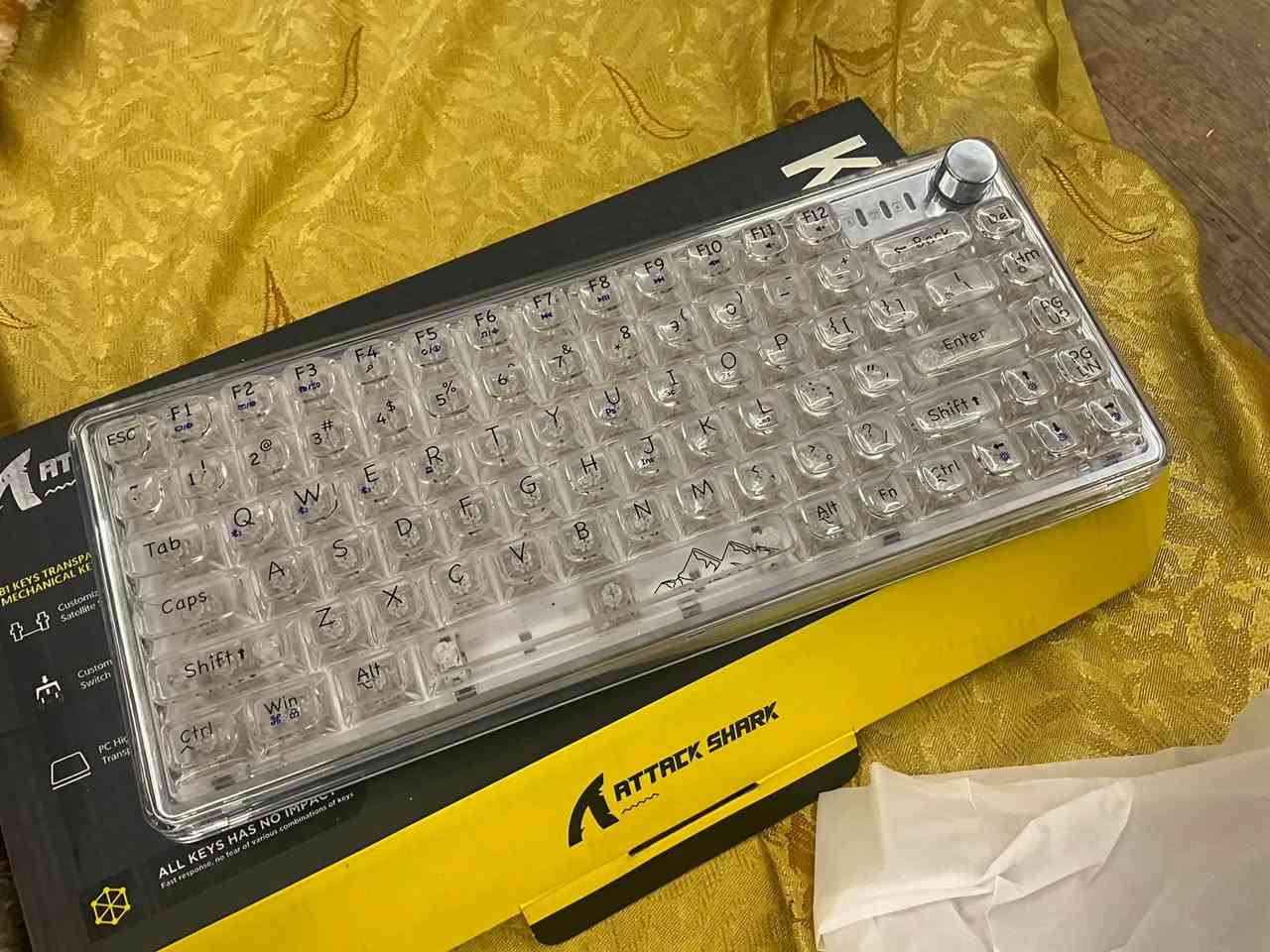 ويب كام لوجتك fhd 1080 ب100الف
كيبورد اتاك شارك ب٦٠ قفل مكاني بغداد السيدية عندي توصيل داخل بغداد 
*********** واتس فقط
