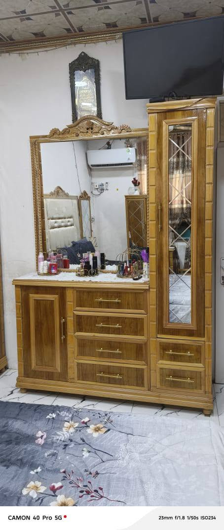 غرفه نوم مستخدمه شهر مفصله بلمعتها بعد جديده. سعرها مليونين ونص بيه مجال ***********

نص مكتوب في الصور:
- CAMON 40 Pro 5G 14mm f/2.2 1/50s ISO278
- CAMON 40 Pro 5G
- 14mm f/2.2 1/50s ISO141
- CAMON 40 Pro 5G 23mm f/1.8 1/50s ISO234
- CAMON 40 Pro 5G 14mm f/2.2 1/50s ISO289
- CAMON 40 Pro 5G• 23mm f/1.8 1/100s ISO410
- CAMON 40 Pro 5G 14mm f/2.2 1/50s ISO437