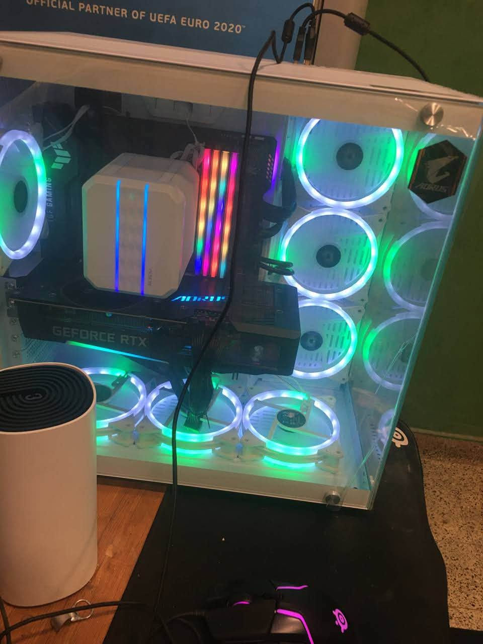 كيس زيت متك 7فان RGB
CASE 7. FAN RGB
M B ASUS. B560 
CPU.     Ci7 -11700F 
FAN COOLING M90
RAM. DDR4 2x8. GB. GIGABYTE
SSD. 128. LEXAR SATA
HDD. 1T
RTX. 3070. AORUS MASTER
PUS 750W. 80W.GOLD BLAK
WINDOWS. 11. PRO 

MSI 170 fps  

Razer Blackshark X
سعر 1400وبيها مجال 
***********
مكاني نجف يوجد توصيل
