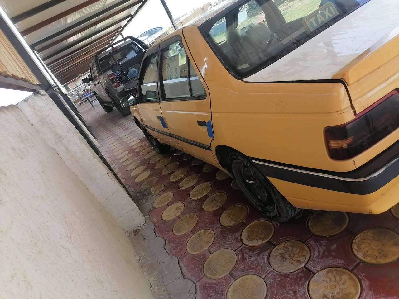 سلام عليكم بيجو لميس كير و مكينه خير من الله زوج تايرات جديد رقم بغداد تحويل مباشر مصفر هيئه وغرامات سيارة جاهزة كبل للشارع السعر ٢٨ و قابل للتفاوض رقم الجوال *********** واتساب فقط
