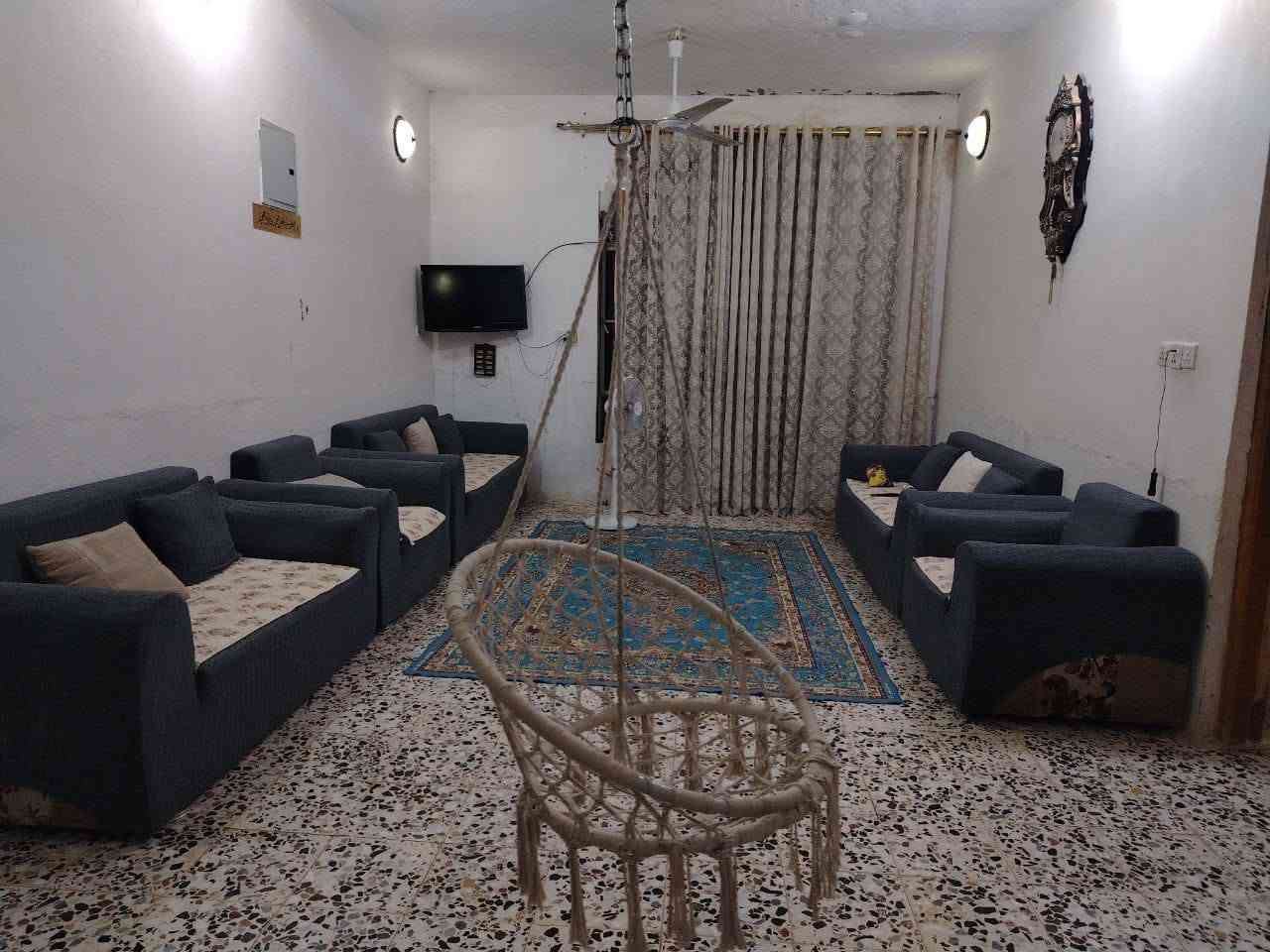 🏠 بيت للبيع 🏠
📍 الموقع: المناذرة - قرب محطة اللهيبي - قريب على مجمع السلام 
📐 المساحة: 250 متر مربع بناء 190م
يحتوي على:
(غرفتين - استقبال - صاله - مطبخ حار وبارد - حمامات داخليه وخارجيه)
🔴 الخدمات: (وطني - مولد - ماي - انترنت - مدارس)
🛣️ البيت عقد زراعي مرقم في البلديه
💵 السعر 25 مليون (بي مجال قليل جدا)
📞 للمزيد من التفاصيل والاستفسار:
🏢 المراجعة: مكتب الجنابي للعقار
📱 الاتصال مباشر: ***********
