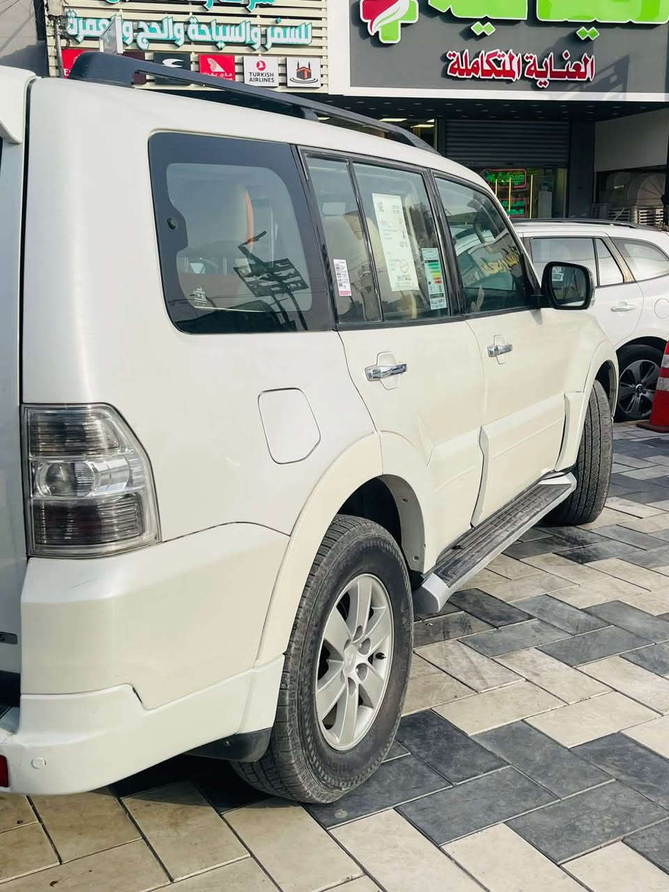 للبيع باجيرو حبتور فول مواصفات رقم بغداد نكليزي بسمي كير محرك مكفولات تخم تاير تبريد ثلج سياره جاهزه من كلشي بدون حادث 3 قطع صبغ فقط بدون دواخل السعر 95 وبيه مجال مكاني بغداد رقم ***********

