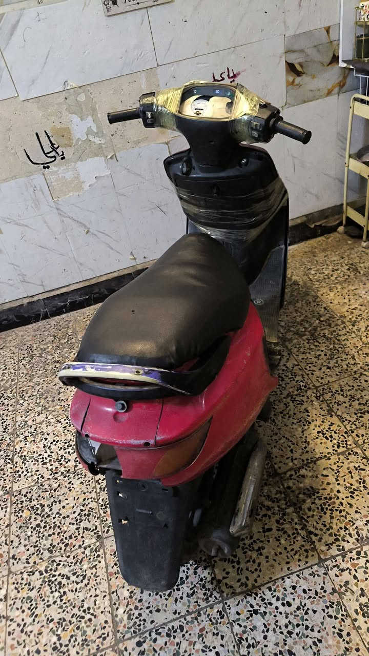 السلام عليكم دراجه فراشه فحل للبيع السعر300بيه مجال قليل دراجه اوراق دراجه نضيف بس كفراته عوزهن براغي ضبهن كهربيات الدراجه شغاله من طول لطول سلف شغال هندر دراجه مكينته ناعمه شراي يجي خاص ***********
