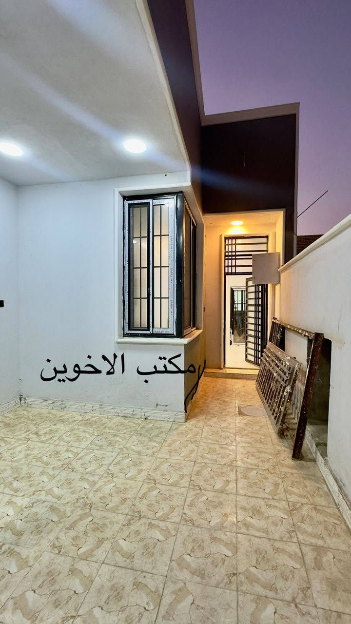بيــت زراعـــي قـــرار 25 مساحـــة 155 متـر 
مقابيل قريــة الغدير قرب بانزين خانـة سما الغدير قرب شارع المطحنـة ..
بيت مامــسكون ابــد .. 
البيت جاهز من كل الامــور 
بيــت جناي شغل جناي .. درجــة اولى مواصفات شغــل كله فول
بــناء طابوق .. صــب كونكريت شغل درجة اولى
ابواب و شبابيك اللمنيــوم اصلي ...
صبغ جــوتن الاصــلي قابل للغسل
السقف جبس بورك ركم .. انارة بوفايل اصلي .. مع الضمان
المطبخ والــصحيات الــواح شغل درجـة اولى 
منطقــة سكــنية .. عرض الشارع 13 متــر تبليط 
انارة ــ خدمات كاملــة .. 
للاتصال ***********
***********
مراســلة الــصفــحة ...
