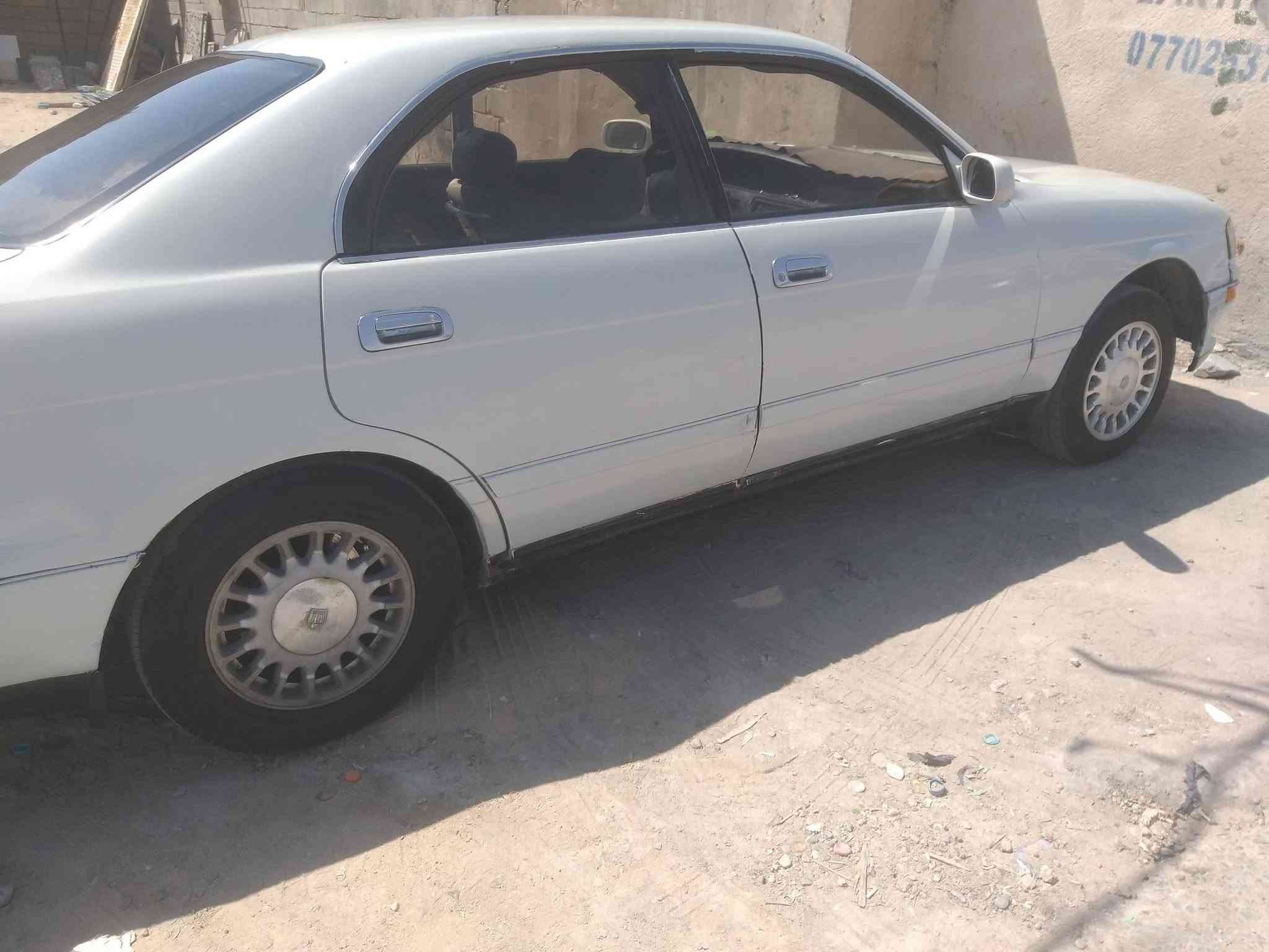 سيارة بطه للبيع رقم بصرا انكليزي متصل  موديل 93مكينه كير خير من الله سنوية ما منتهية مكفولة كص ونقل البصرة ابو الخصيب السعر ٤٠ بيهة مجال  للستفسار ***********
