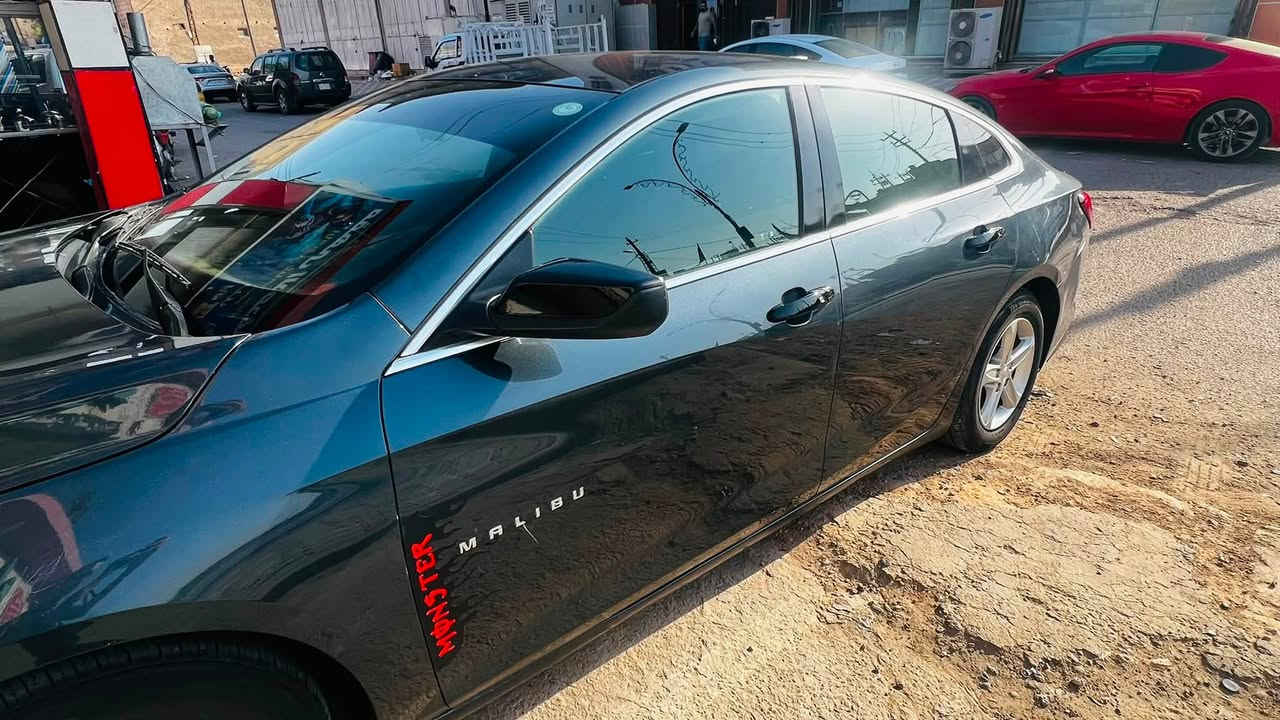 ماليبو 2020 ماشيه 89 باسم صديقي عربي رقم انكليزي 
مكينه كير تبريد كفاله وغرفته جديده سياره كاعده احلى من الصور بيه ضرر فقط مال امريكا ورافق صور حادثها 
مكاني حله حي الامام السعر 85 او مراوس بسياره عالي
***********
