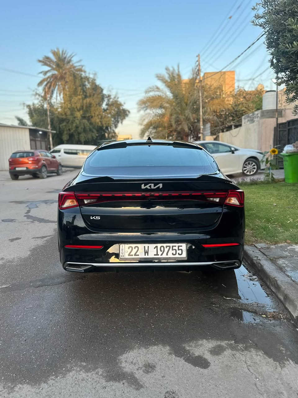 K5 EX
سياره فول 2024 
ضررها موضح بصورة 
ماشية 25.000 ميل 
سعرها    215$
بيها مجال شي قليل 
***********

نص مكتوب في الصور:
- BIDGARS
- BIDCARS