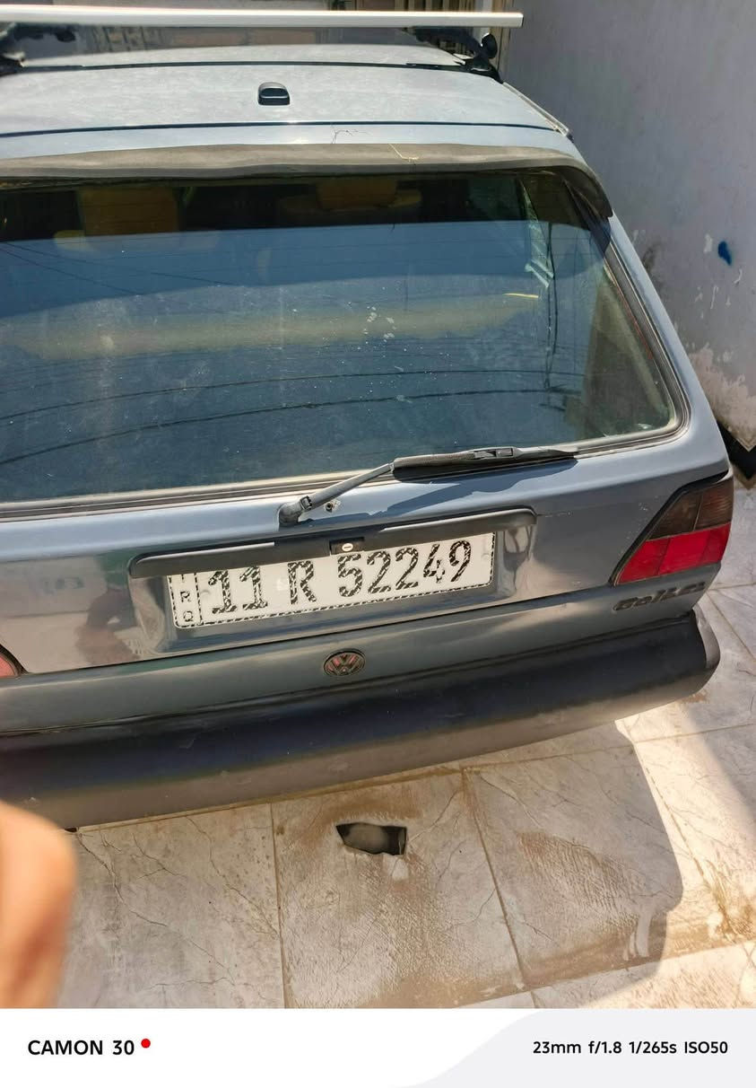 للبيع موديل ١٩٩٠ سياره متعوب عليه جاهزه
تبريد ويل رياضي تخم تاير دوشمه جديده يعنط مناقصه شي مراوج كوريه دبل مروحه مكينه جديده 
السياره مكانه الكوت مركز المدينه 
سعره ٣٧
رقم الهاتف ***********
