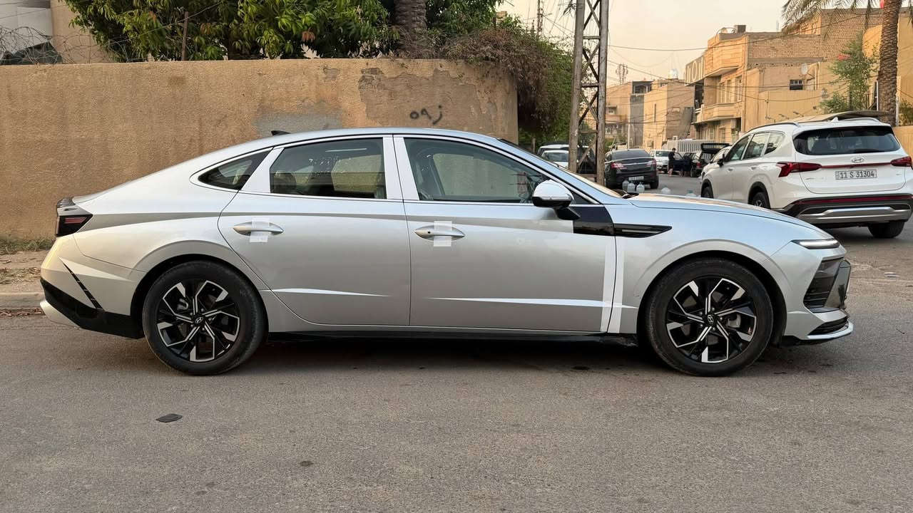 سوناتا 2025 مكينة 2500 تنفس طبيعي ماشية 28 الف اخت الزيرو
سوناتا 2025 ماشية 28 الف اخت الزيرو

حادثها قطعه وحدة جاملغ ايمن فقط الصندوك بي طعجة صغيرة موجود السونار مرقم بغداد بأسمي تحويل مباشر 

الـمـواصـفـات

محرك سيارة 2.5  تنفس طبيعي

 

•  إشارات LED

•  كشن السايق تحكم كهرباء بل كامل 

•  تشغيل عن بعد 

•  جنطة ذكية عند الاقتراب تفتح وحدها 

•  شاشات متصلة قياس كبير 

•  مثبت سرعة 

•  ابل كاربلي 

•  أندرويد اوتو 

•  تصعيد وتنزيل الجام من المفتاح 

•  دخول ذكي من باب الراكب والسائق  

•  كير 8 نمر 

•  شفتات بل ستيرن لتبديل النمر 

• كير تعليك احدث اصدار

•  وبعد مواصفات هواي 

سيارة جديدة كلش واحلى من الصور  مكانها بغداد وعارضها 193 وبيها مجال للشراي 

واتساب او اتصال

***********

***********
